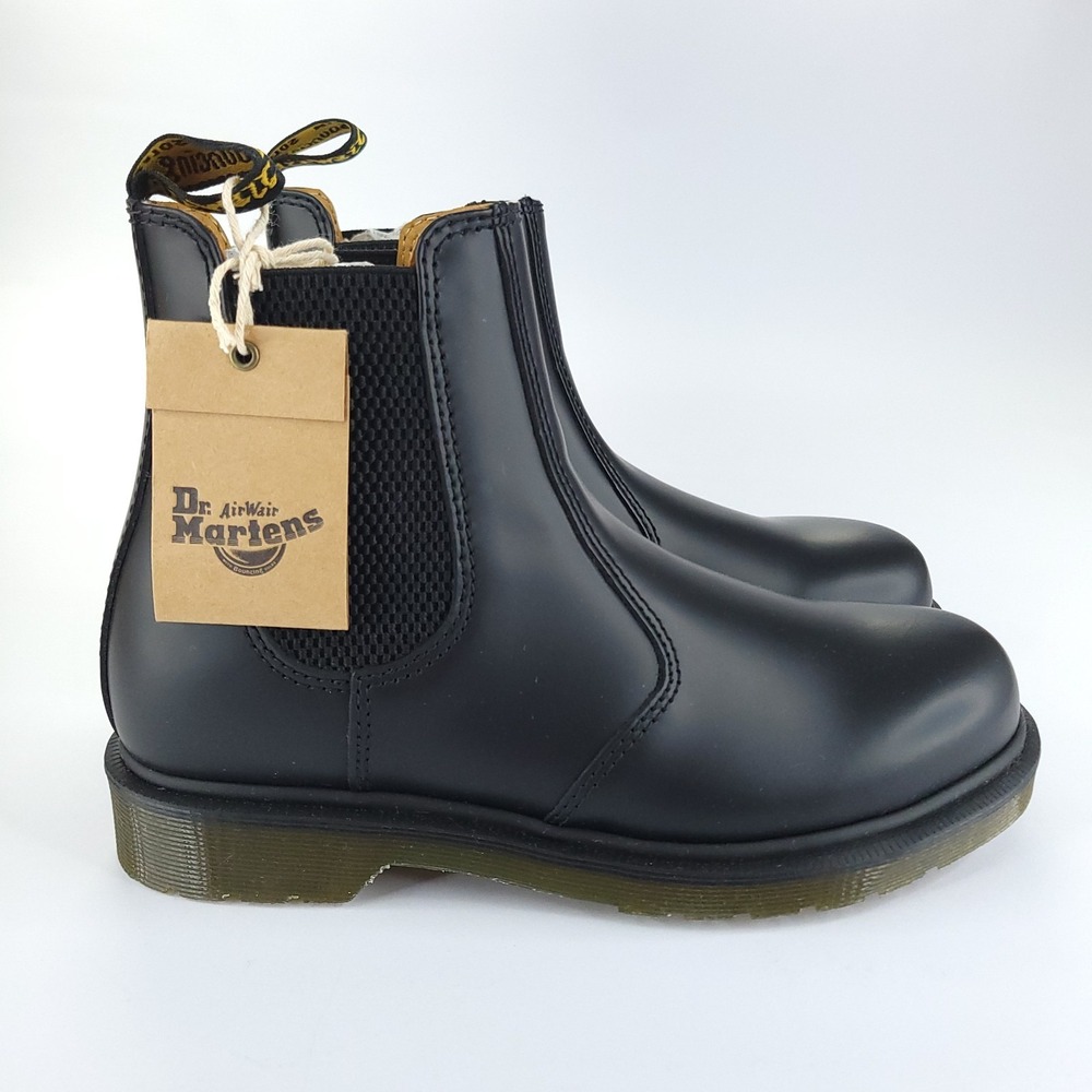 Dr. Martens Chelsea Boot Womens 8 Mens 7 Black Smooth Leather AirWair Soles 2976